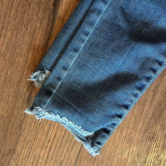 Old Navy Extra High Rise Rockstar Jeans - Picture 3 of 6